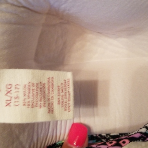 Bikini 👙XL top (34DD) and large bottoms - Picture 4 of 4